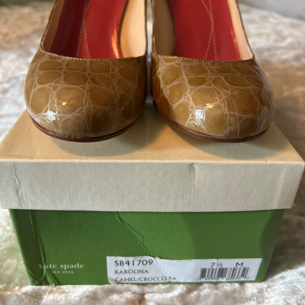 NEW IN BOX KATE SPADE KAROLINA CAMEL CROC HEELS SIZE 7.5 - Picture 6 of 13